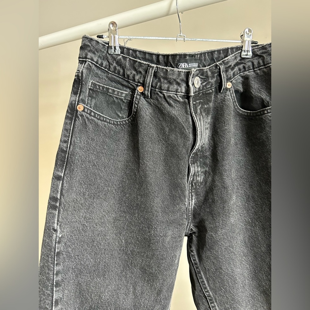 Zara Woman’s Charcoal Straight Jeans